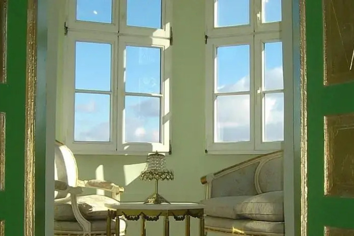 Room 2 of 9