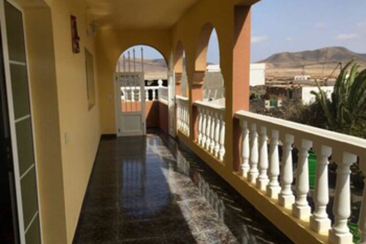 House With 2 Bedrooms in El Roque With Furnished Terrace and Wifi - 1 km From the Beach