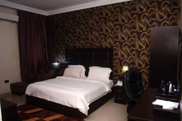 Room 13 of 25