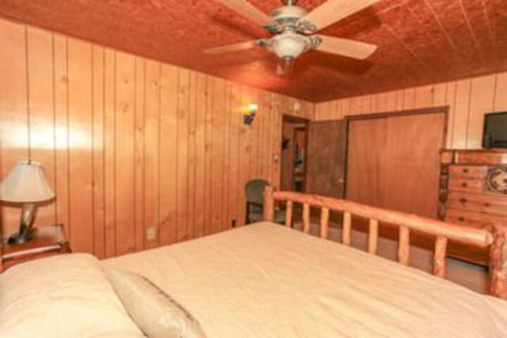 Room 28 of 62