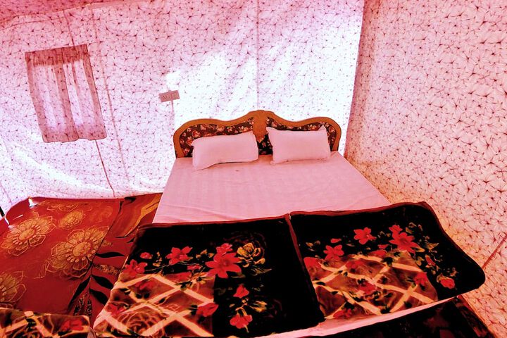 Room 7 of 14