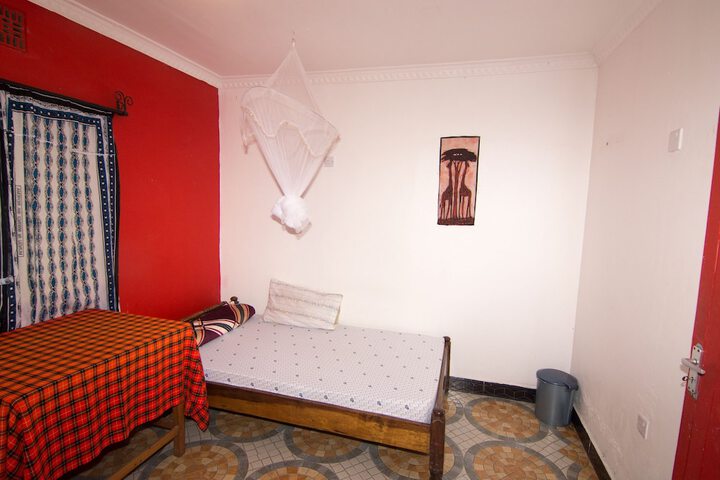 Room 12 of 23