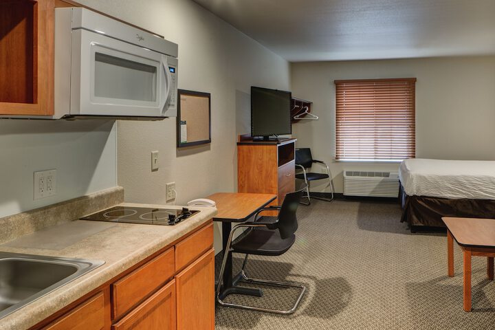 Room 4 of 32