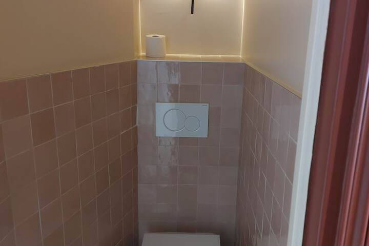 Room 83 of 105