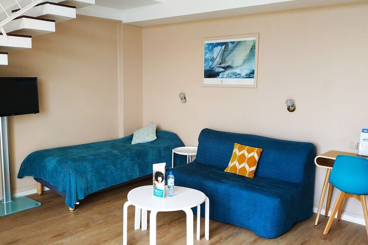 Room 16 of 35
