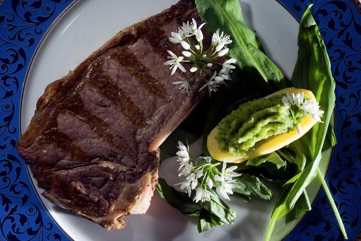 Dining 40 of 57