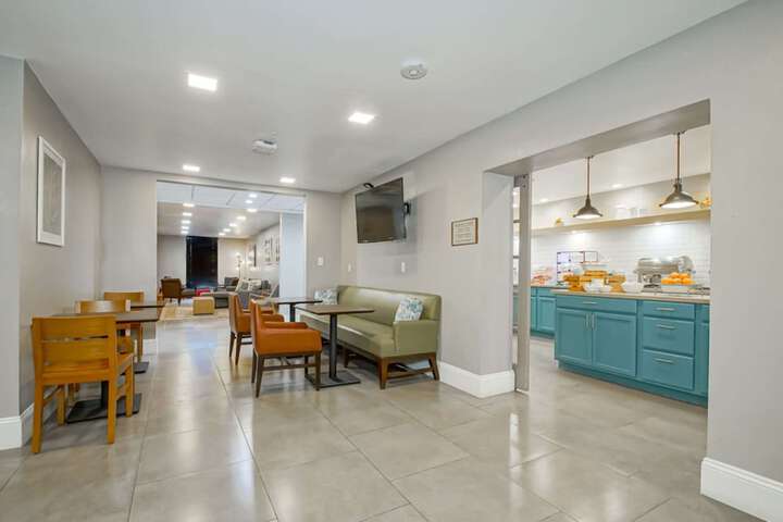 Breakfast area
