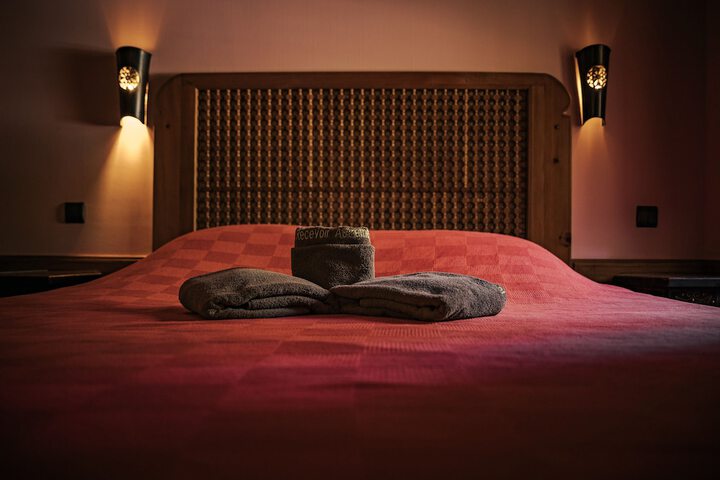 Room 25 of 160