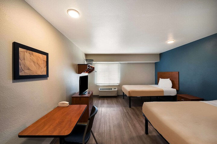 Room 33 of 59