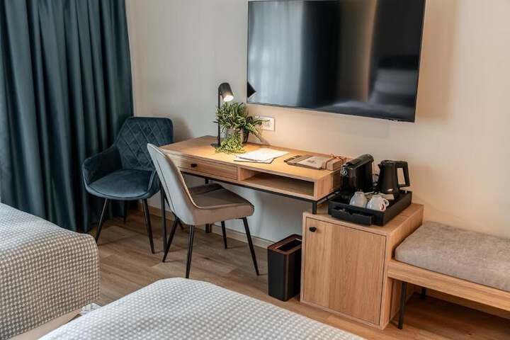 Room 25 of 53