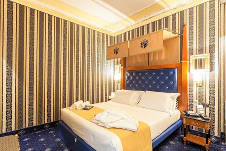Room 52 of 138
