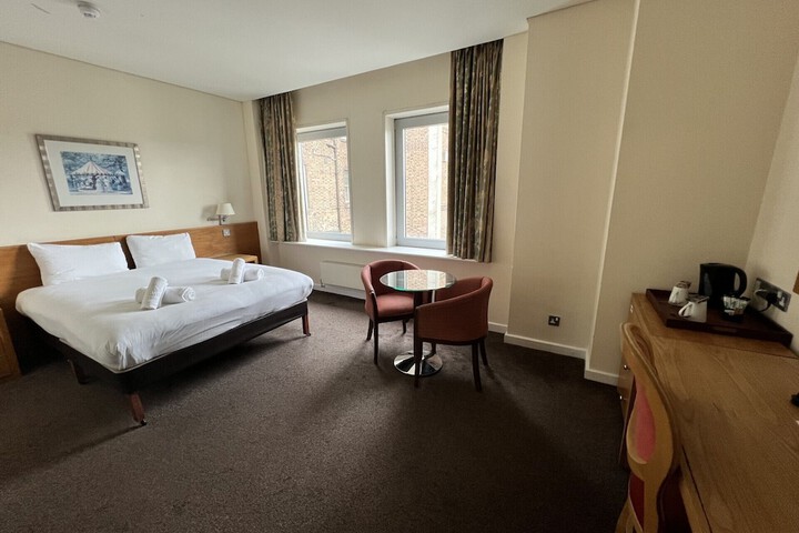 Room 25 of 74