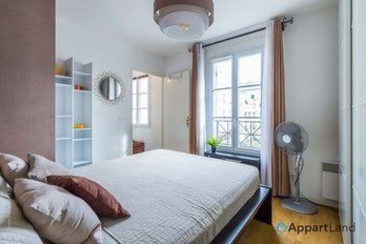 Room 9 of 34