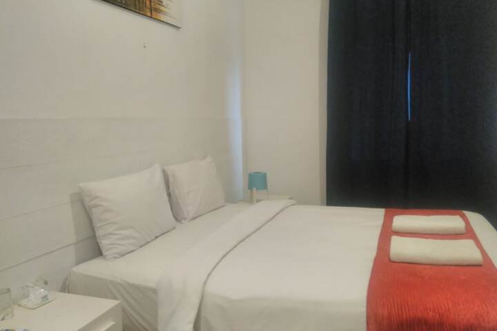 Room 9 of 30