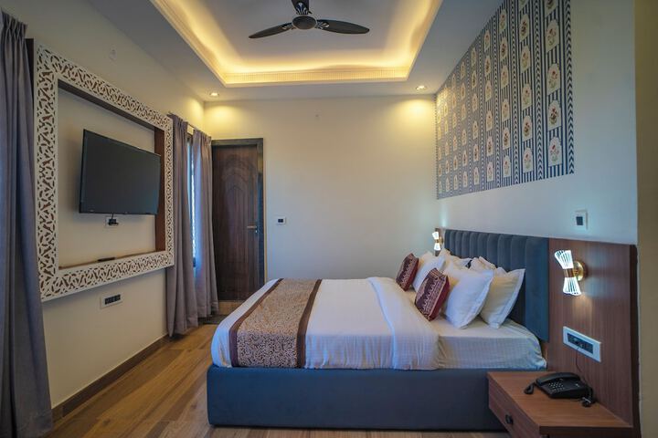 Room 27 of 57