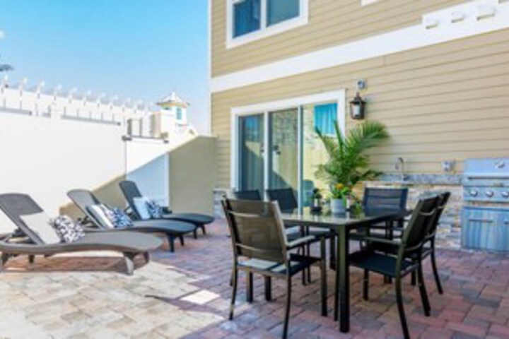 Terrace/Patio 32 of 34