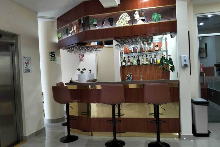 Lounge 233 of 284