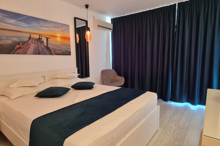 Room 27 of 113