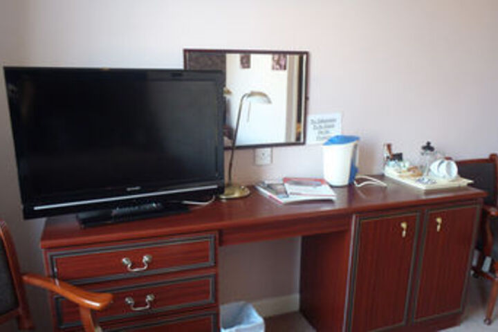 Room 32 of 35