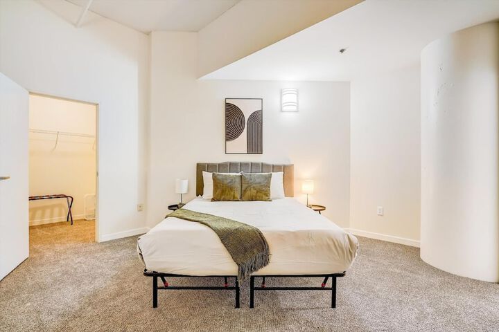 Room 14 of 194