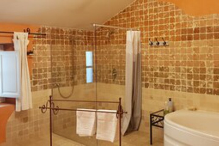 Room 5 of 40