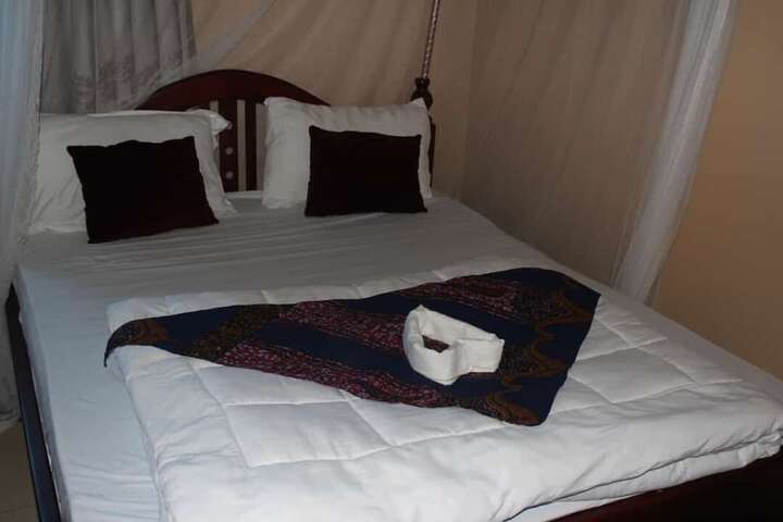 Room 8 of 27