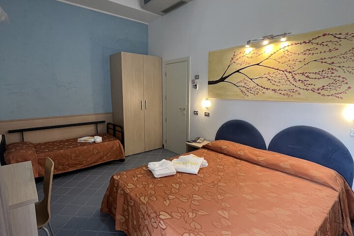 Room 10 of 71