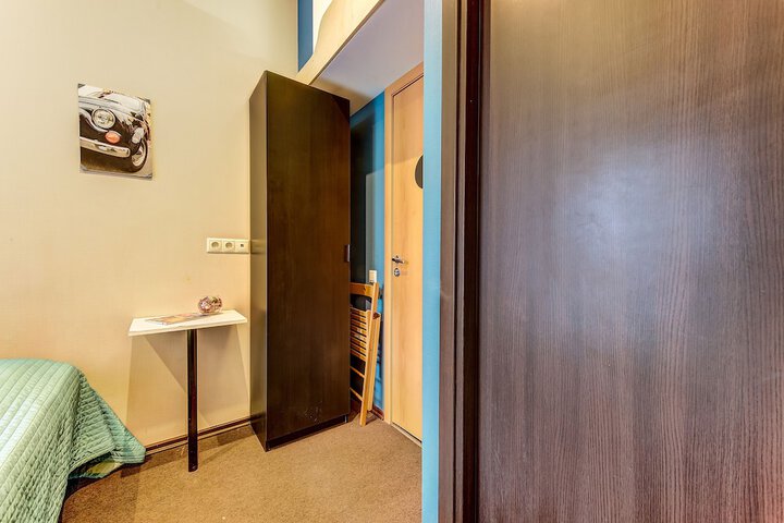 Room 10 of 15