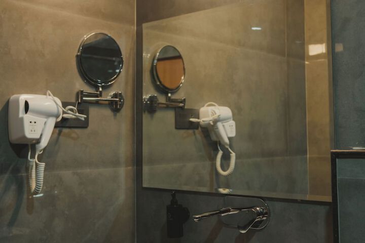 Room 17 of 23