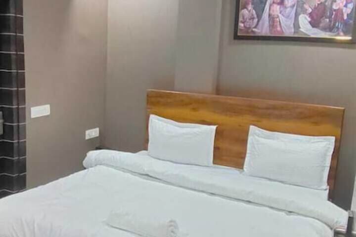 Room 5 of 29
