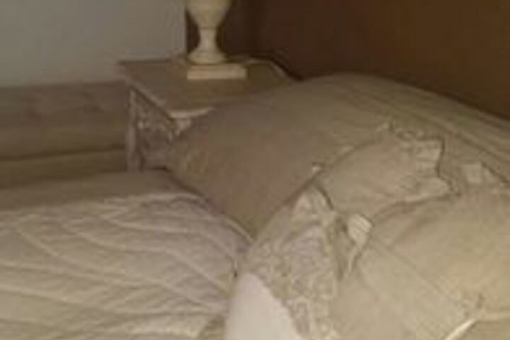 Room 11 of 27