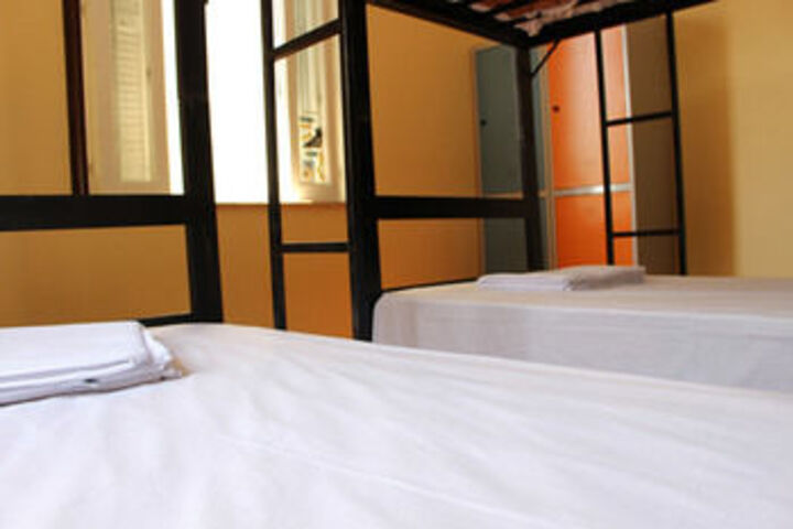 Room 21 of 36