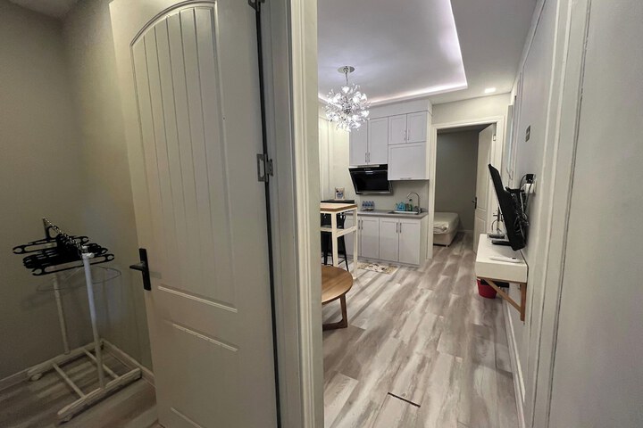 Room 11 of 50