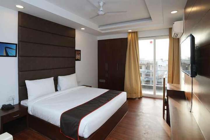 Room 8 of 30