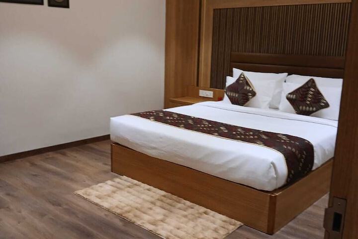 Room 8 of 21