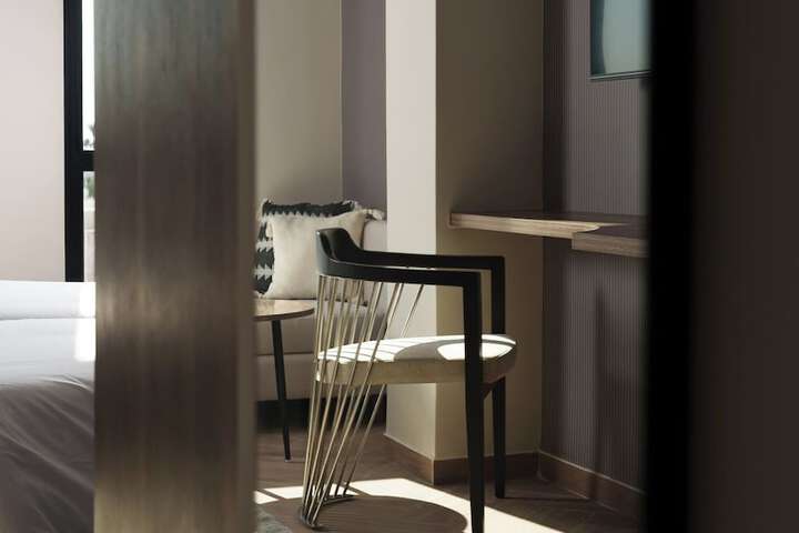 Room 40 of 74