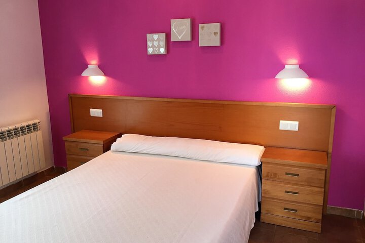 Room 2 of 28