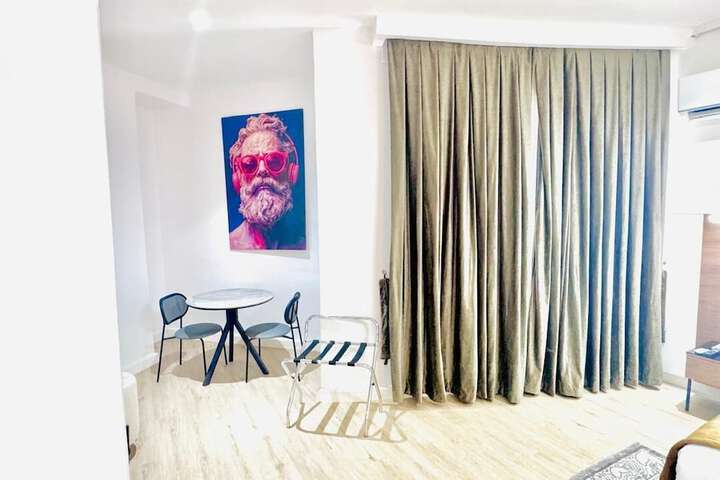 Room 7 of 36