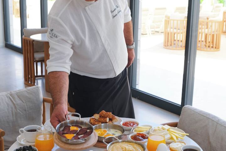 Breakfast/Coffee Service 44 of 61