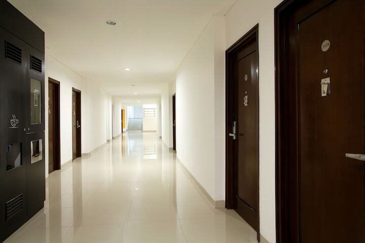 Room 13 of 28