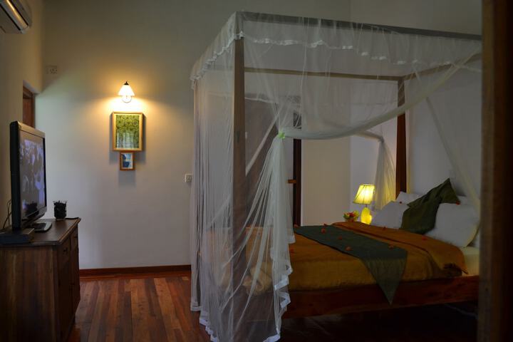 Room 3 of 11
