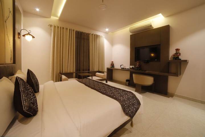 Room 4 of 10