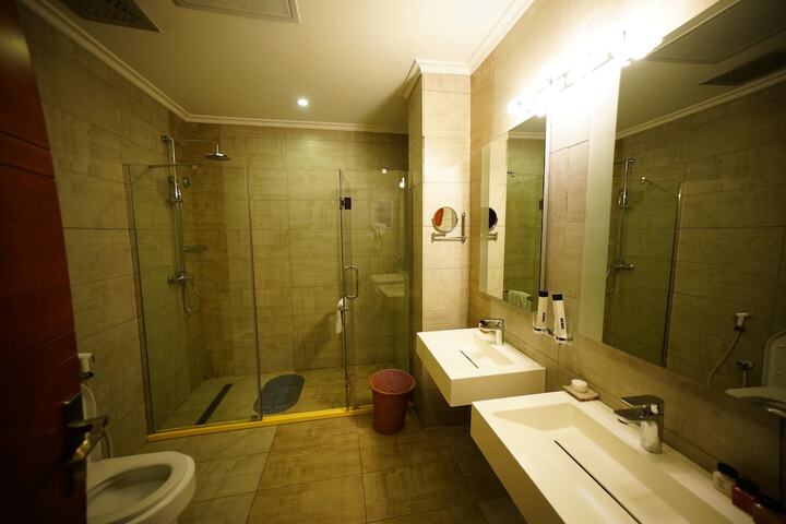 Room 75 of 163