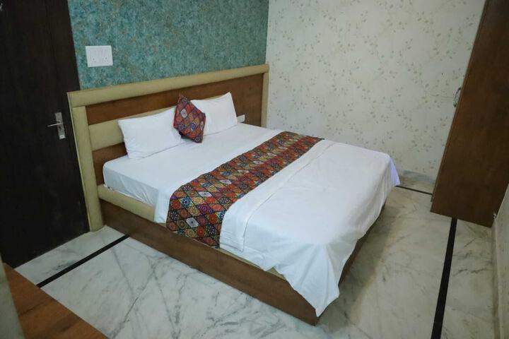 Room 37 of 58