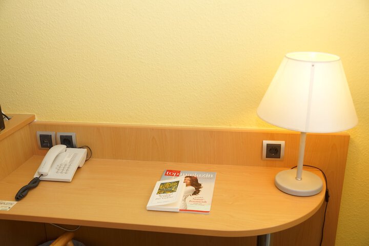 Room 21 of 64