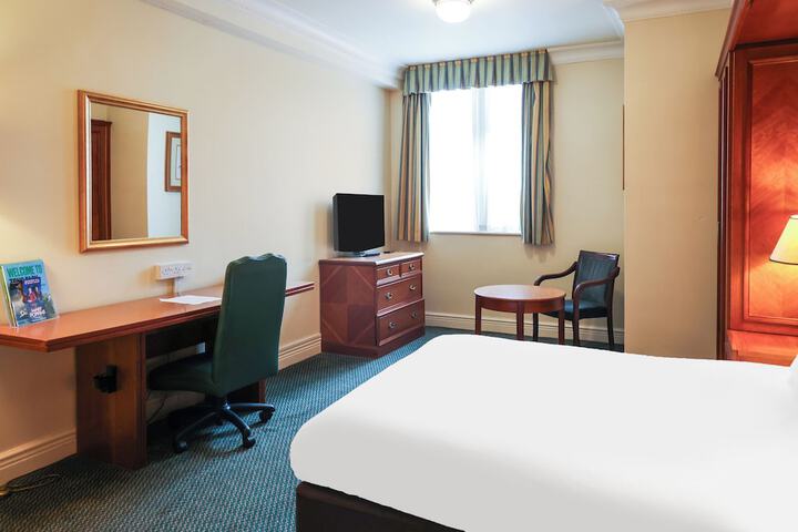Room 38 of 75