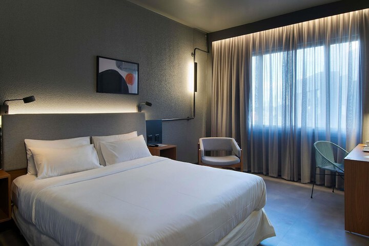 Room 21 of 108