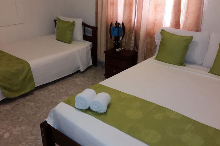 Room 10 of 32