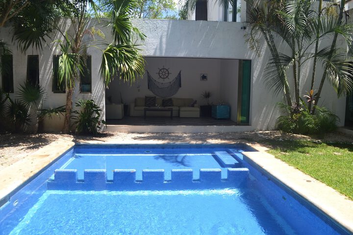 Hotel Borush in Cancún