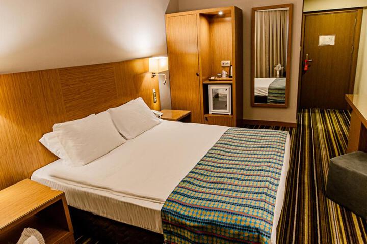 Room 21 of 56